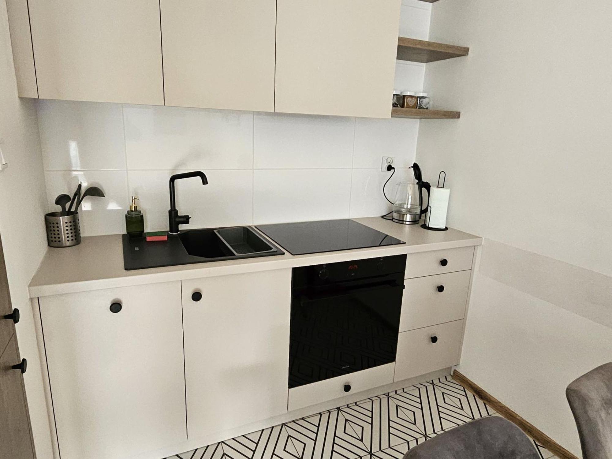 Urban Jungle Apartament Wenus ビャウィストク エクステリア 写真
